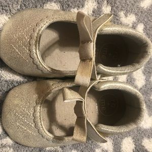 Ro and Me 12-18 month silver dress shoes